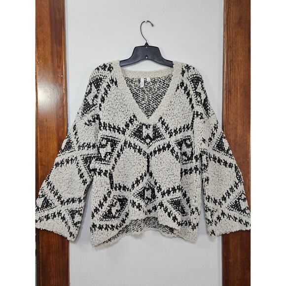 Elan Cream/Black Knit Oversized Pullover Sweater Womens Size OS Flare Sleeves - Picture 3 of 7